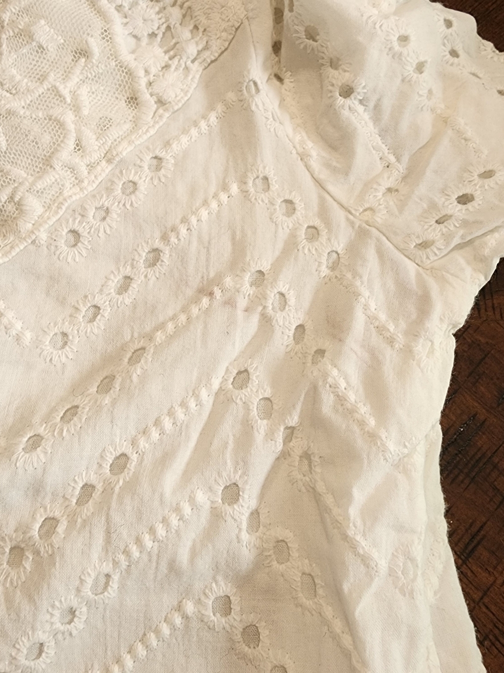 Ray Cassin Small White Eyelet Lace Peasant Top with Tie Neck - Picture 7 of 7